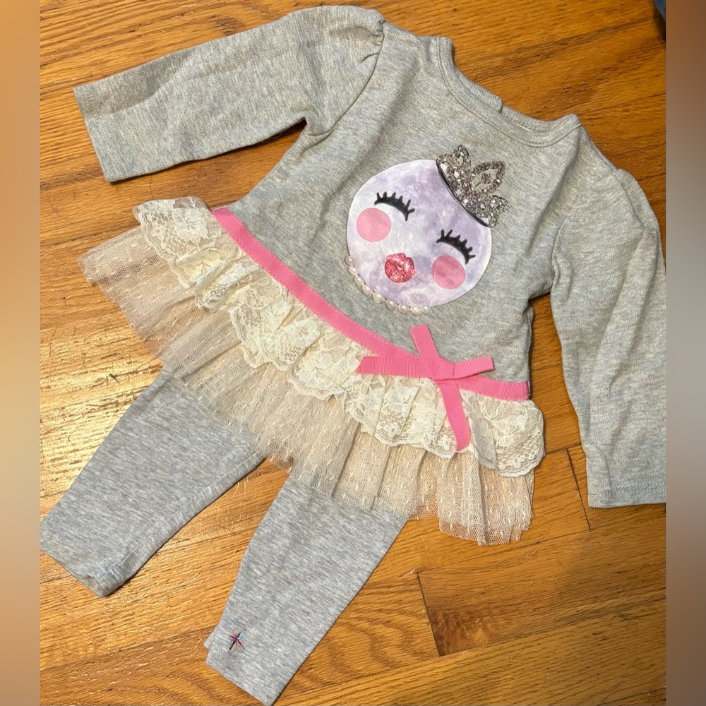 Truly Scrumptious by Heidi Klum, 2-piece gray set for baby girl, size 9-months.